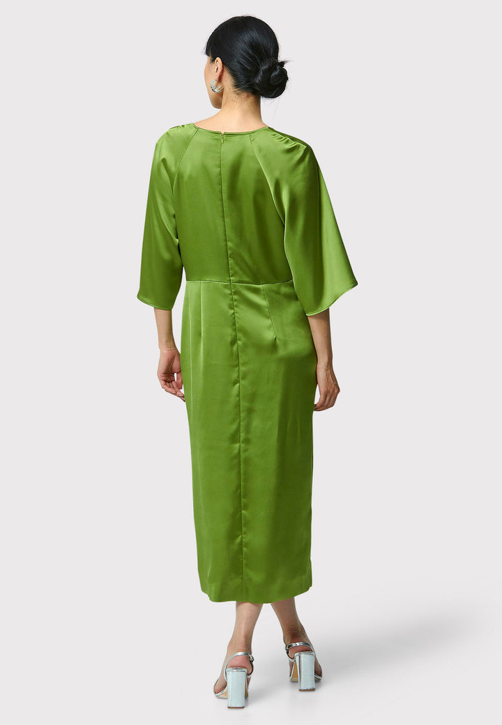 Showcase your grace and elegance with the Ailbhe Chartreuse Green Dress. The luxurious satin material drapes beautifully, while the front ties add sophistication. With practical side seam pockets and an alluring side slit, this mid-calf dress is the perfect choice for any event. Elevate your style with this modernized twist on classic occasionwear.