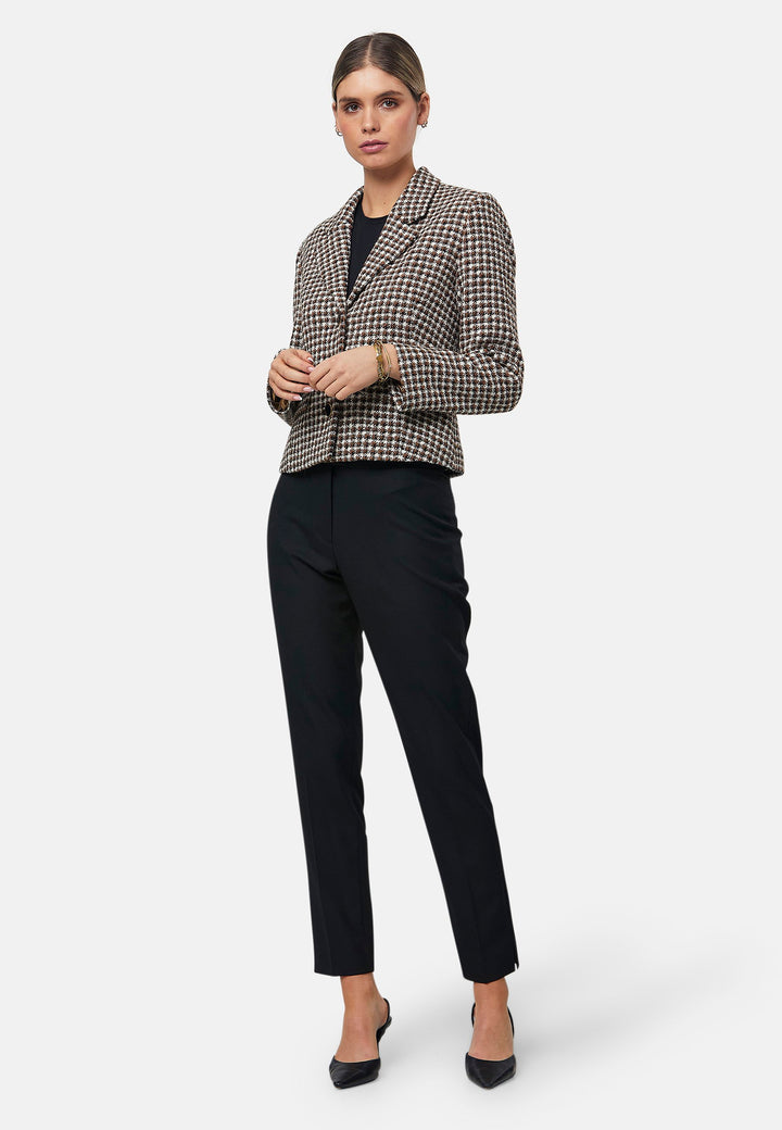 These classic narrow-leg trousers have a sleek, tailored fit. The clean front sits naturally at the waist and falls to an ankle-grazing length. Features jeet pockets, a high waist and slit on the hem. Pair with the Cassie Blazer for a professional look.