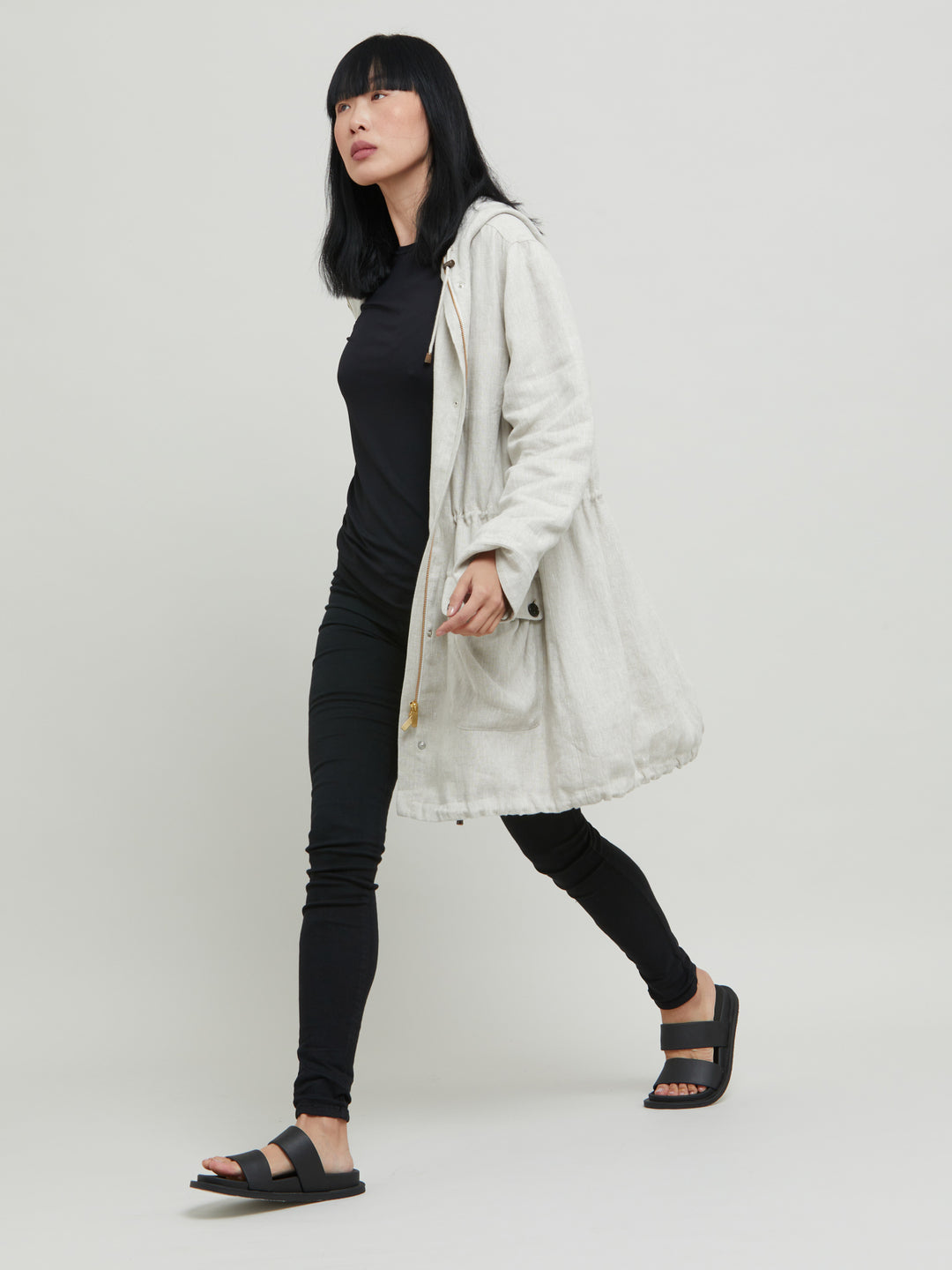 It's all about light layers when bridging the seasons. Cue our 100% linen pebble parka in a classic oatmeal tone. Lined and cut for a relaxed fit, this versatile hooded parka has handy pockets, a draw cord waist and fastens with a zip and press studs. Stylish and forever classic, it's a wardrobe investment you'll be sure to wear on repeat. Style with the matching Vanessa pant and Khloe sweatshirt. The perfect summer tonal look